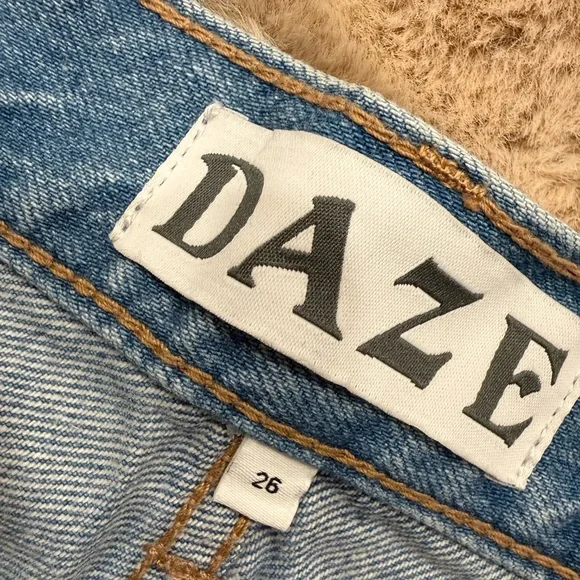 DAZE Denim Troublemaker High Rise Distressed Jean Shorts Size - 26 NWT - Picture 7 of 8